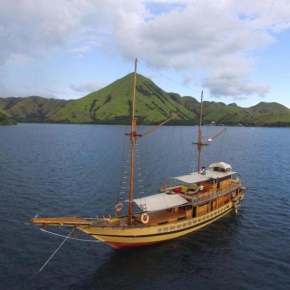 Phinisi Floresta Komodo